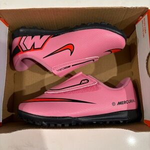 Preschool Nike JR Vapor 16 Club TF Shoes - Magic Flamingo and Black SIZE 9.5C